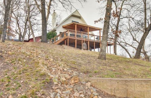 Afton House | Deck and Kayaks Grand Lake of the Cherokees Home