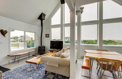 Gold Beach House | Deck and Walk to Beach Southern Oregon Coast Home!