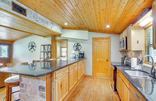 Pottsboro House | Deck & Fire Pit: Unique Pottsboro Haven