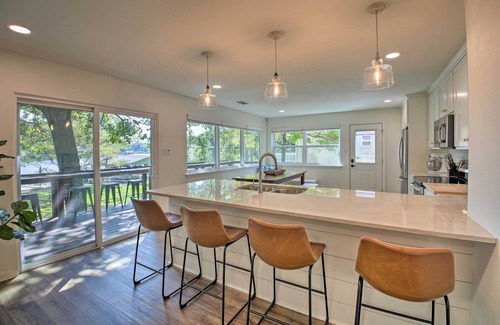 Piney House | Deck, Fire Pit: Waterfront Lake Hamilton Home