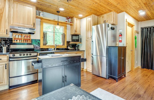 Cle Elum Cabin | Deck & Fire Pit: Yakima River Retreat in Cle Elum