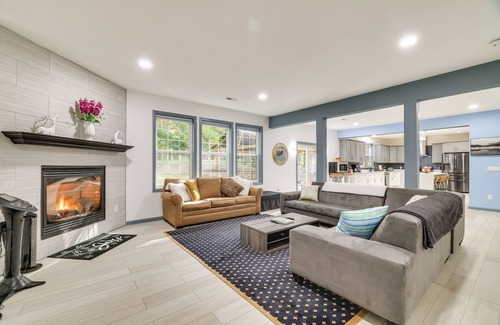 Albrightsville House | Deck & Fire Pits: Immaculate Poconos Lodge!
