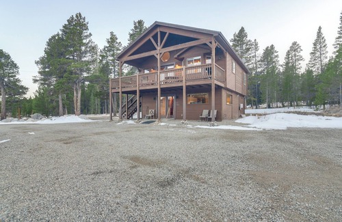 Valley of the Sun House | Deck + Mountain Views: Fairplay Family Escape!