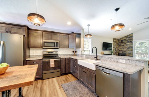 Cullowhee House | Deck + Mtn Views: Riverfront Cullowhee Home