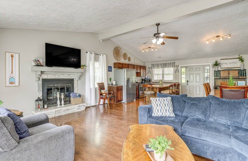 Shell Knob House | Deck & Table Rock Lake View: Shell Knob Escape!