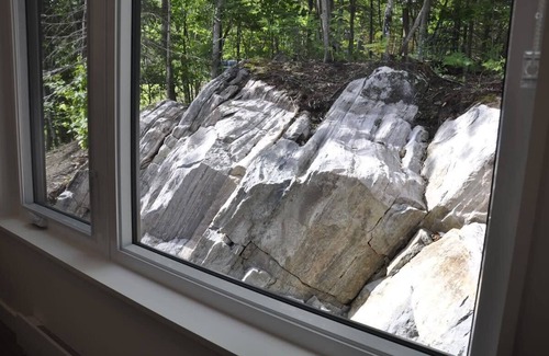 La Conception Ski Chalet | Deck Views, BBQ, Near Mont Tremblant