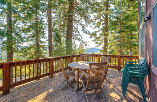 Bear Valley Cabin | Deck w/Mountain Views: Cabin in Bear Valley!