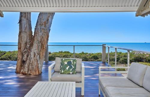 Clifton Beach House | Decked Out By The Sea