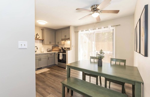 Southwest Raleigh House | Decked Out: mins to Lenovo Center, Carter-Finley Stadium, State Fair and more!