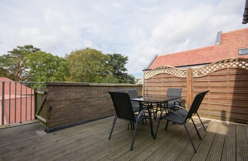 Alnmouth Cottage | DECKED OUT, pet friendly, country holiday cottage in Alnmouth