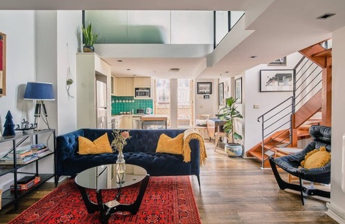 Melbourne Central Business District Apartment | Deco Loft on Russell Street