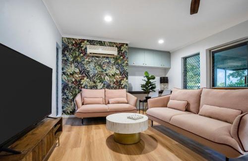 Mooroobool House | Deco View Family Oasis in Cairns