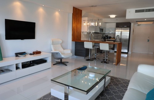 South Beach Condo | DECOPLAGE # 1008 South Beach