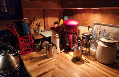 Vesta Cabin | Decorated for the Holidays! Family-owned gem with beautiful views year round.