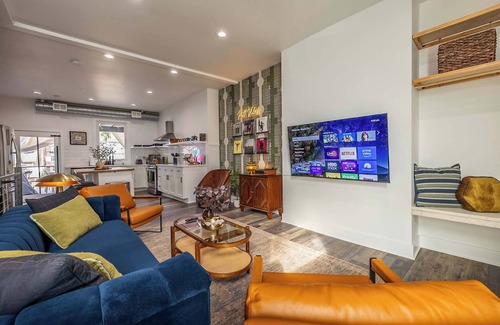 Pittsburgh House | Dedicated Parking | 2 King Beds | Arcade | BBQ