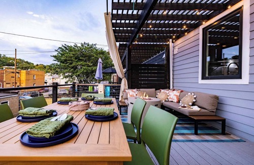 Pittsburgh House | Dedicated Parking | 2 King Beds | Arcade | BBQ