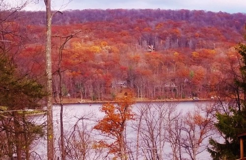 Thayerville Cabin | Deep Creek Lake – Lake View Cabin with Hot Tub, Fireplace, and Pool Table
