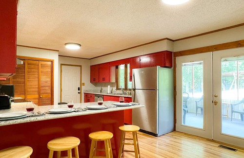 Cherokee House | Deep Creek Mountain Retreat | Hilltop Sanctuary - National Park | Bryson City NC