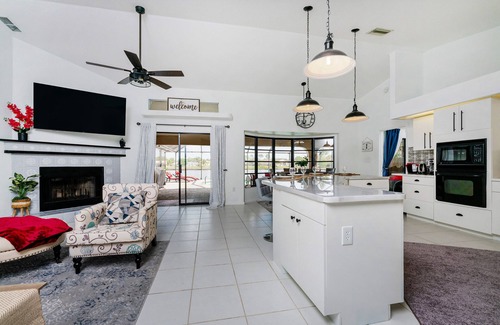 Port Charlotte Villa | Deep discount Jan 2026 waterfront heated pool villa.amazing views