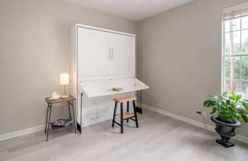 Westfield Apartment | Deep Eddy SoTa I Spacious Studio in Austin