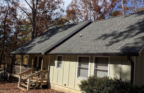 Eatonton Cabin | Deep Water Cove, WI-FI, Great Swimming & Fishing, peaceful from lake traffic.