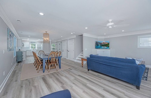 Edisto Island House | DEEP WATER Newly Renovated Waterfront Home-Wren's Nest