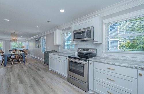 Edisto Island House | DEEP WATER Newly Renovated Waterfront Home-Wren's Nest
