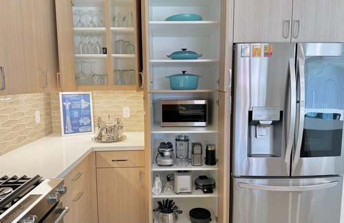 Deepwell Estates House | Deepwell Mini-Estate: New 2024 remodeled luxury