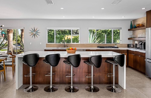 Deep Well Ranch House | Deepwell Modern - Very Private 4 Bedroom Pool Yard!