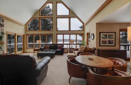 Boyne City House | Deer Lake Retreat