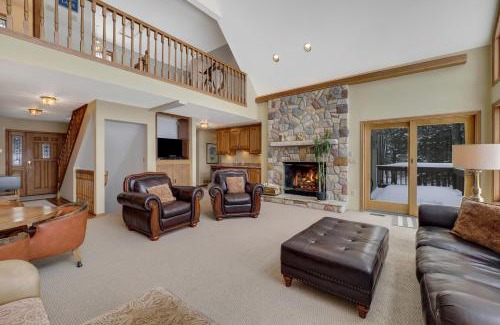 Boyne City House | Deer Lake Retreat