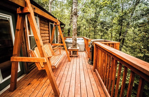 Mid America Cabin | Deer Run Treehouse - Starlight Haven