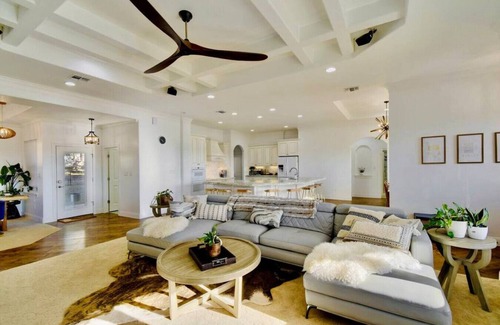 Brushy Bend Park House | Deer-Watching Delight: Fiber, Spacious Living!