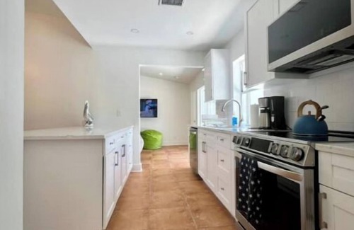 Survey Creek House | Deerfield Bliss: Pool, Lakefront