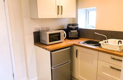 Blakeney Apartment | Deers Leap, A modern new personal double bedroom holiday let in The Forest Of Dean