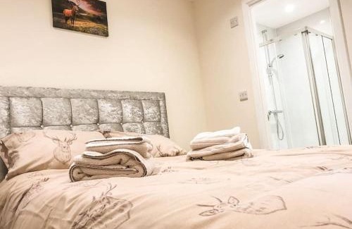 Blakeney Apartment | Deers Leap, A modern new personal double bedroom holiday let in The Forest Of Dean