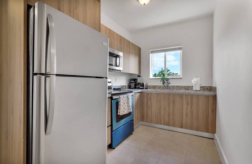 Coral Way Apartment | ° Charming 2BR Apartment 5 min to Brickell °