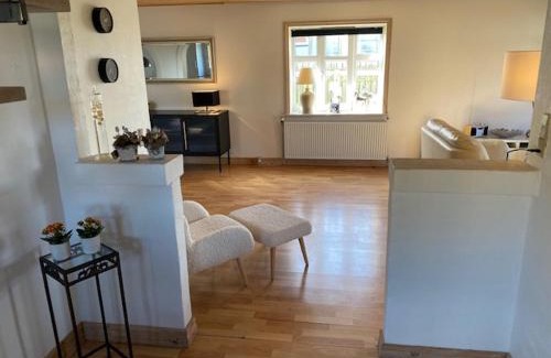 Harboore House | Dejlig gårdhave 5 soveværelser