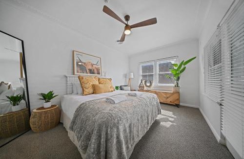 Bathurst House | Dejorja Residence - Central & Chic, Entertains 8