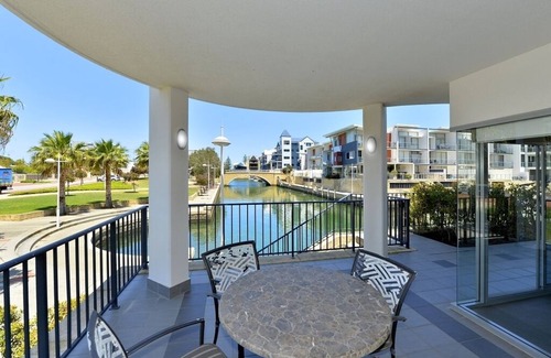 Mandurah Apartment | Del Mar 01 - 3 Bedroom Apartment