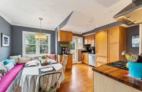 Del Ray House | Del Ray Designer Home walk to Shops, Cafes, Fun