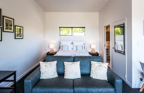 Matiatia Bay Apartment | Delamore Cove - Nikau / You've Got It Maid