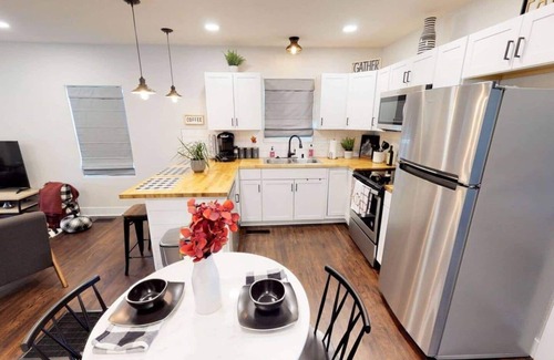 Wichita House | Delano Delight is the perfect place for anyone wanting to get an ideal Wichita experience