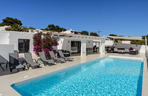 Cala Comte Villa | DELFIN Villa. Ibiza. Villa moderne et minimaliste avec une vue magnifique sur la mer