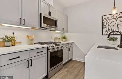 Columbia Heights Apartment | Delight of Columbia Heights 2 BEDRM 2BATH