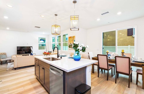 Upland House | Delight on Coral Bells Pl #41423