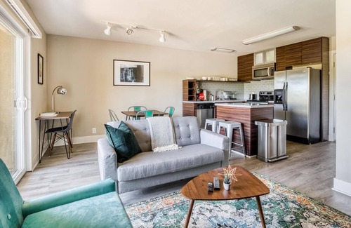 East San Mateo Apartment | Delightful 1BR in San Mateo, Gym + Pool