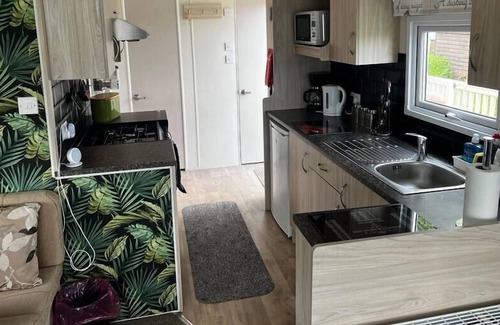 Great Houghton Ski Chalet | Delightful 2 Bed Cabin, Sleeps 4, Very Quiet Location