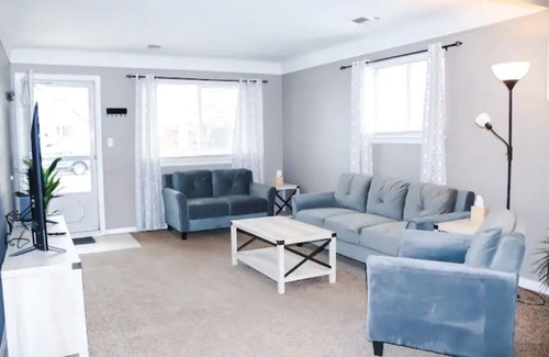 Allen Park House | Delightful 2 bedroom ranch fully furnished!