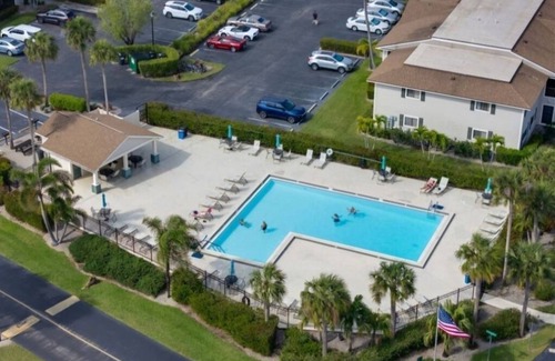 Biggar Condo | Delightful 2-bedroom condo with AC in Fort Myers